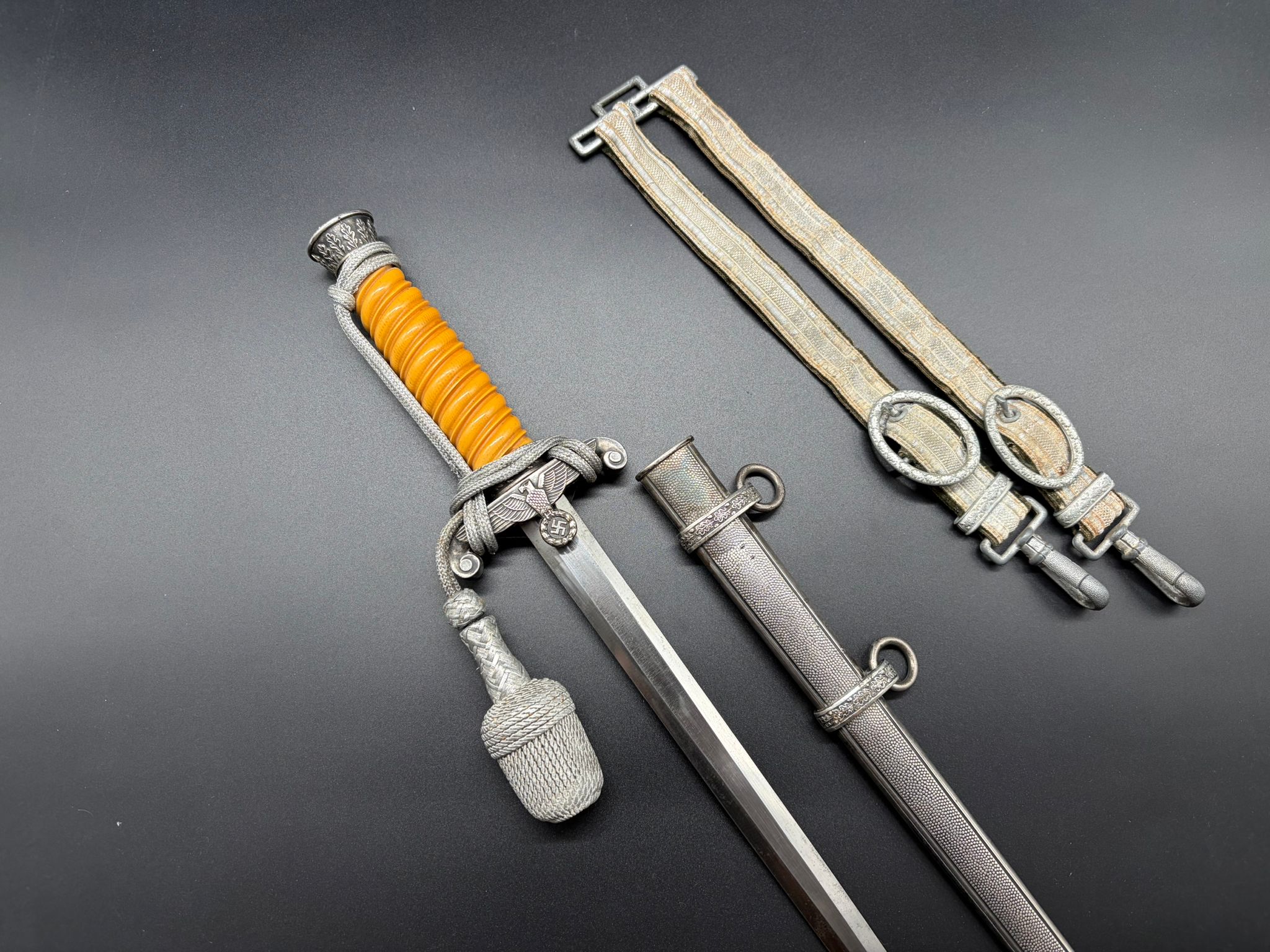 Unmarked Heer Dagger
